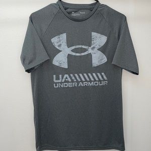 Men’s Under Armour athletic t-shirt